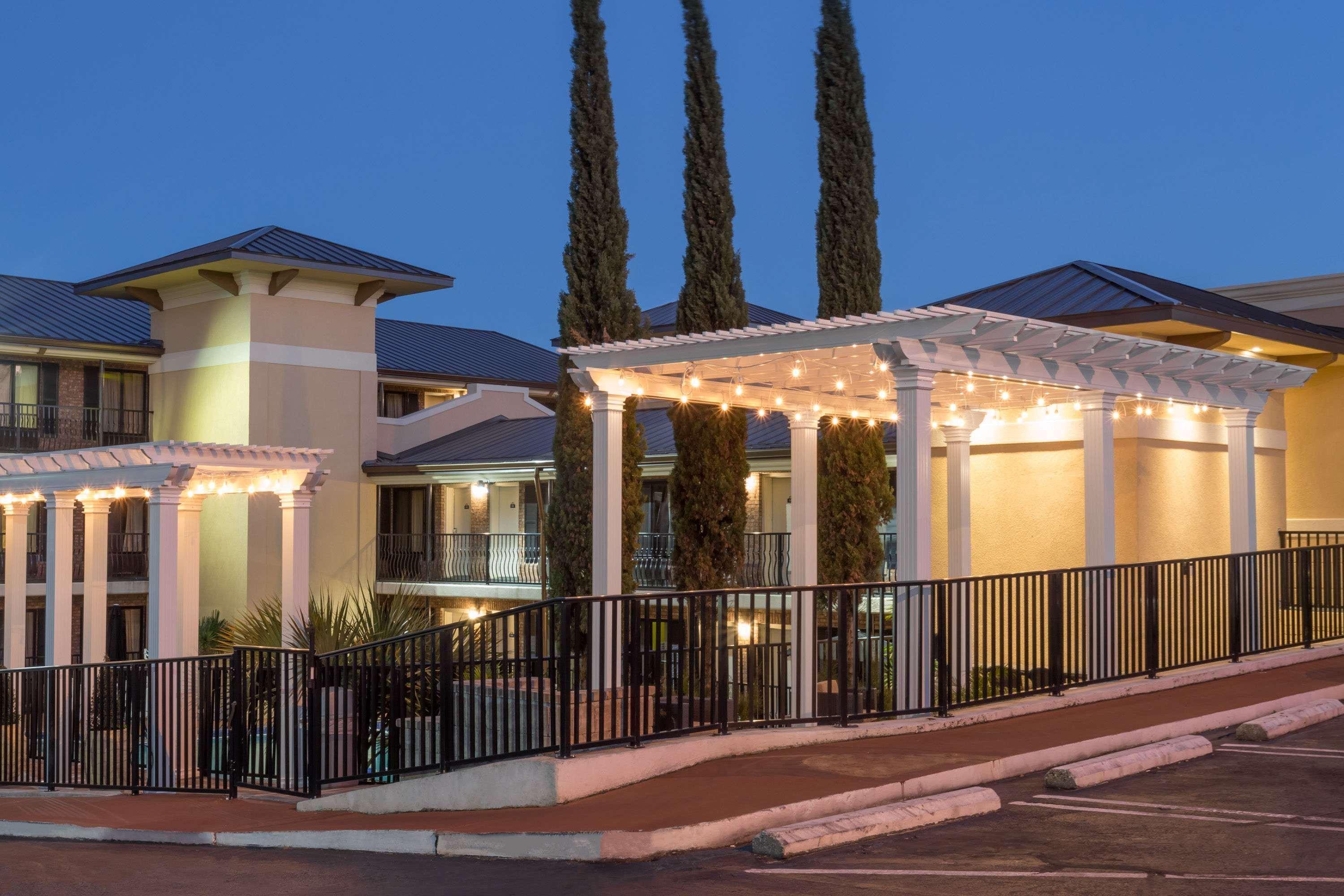 Days Inn By Wyndham Pensacola - Historic Downtown Exterior foto