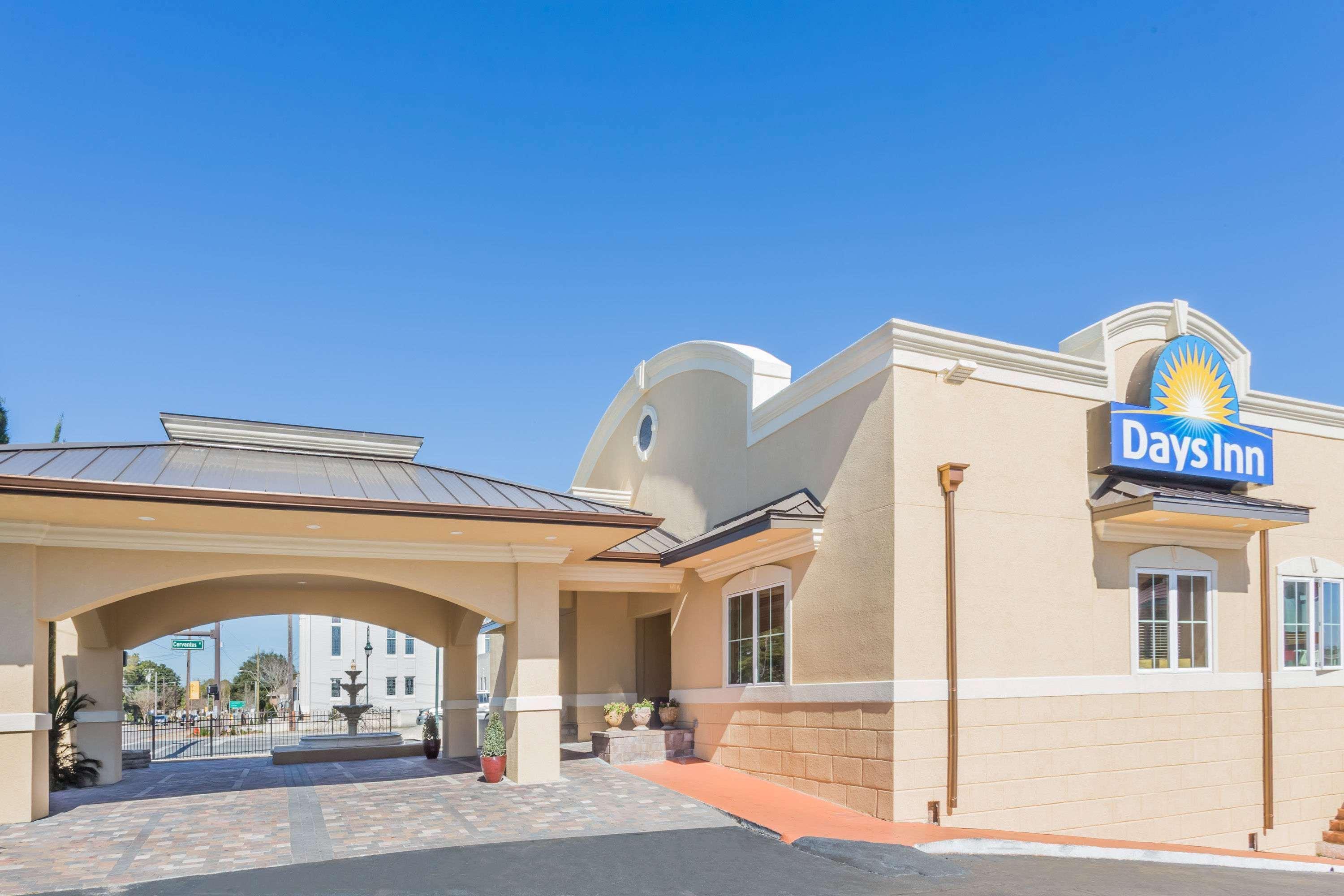 Days Inn By Wyndham Pensacola - Historic Downtown Exterior foto