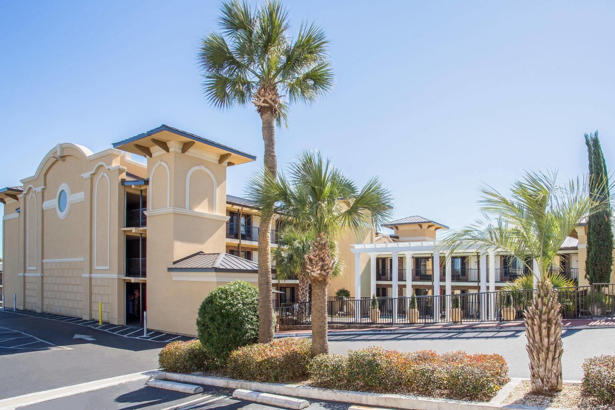Days Inn By Wyndham Pensacola - Historic Downtown Exterior foto